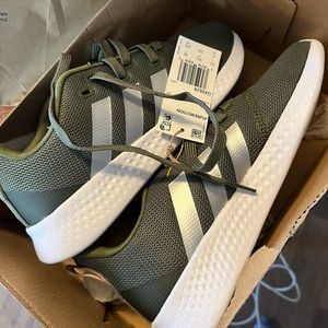 Adidas woman’s sneakers